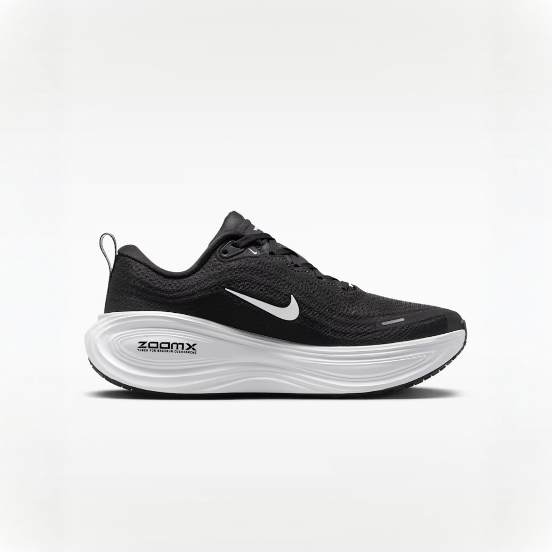 Vomero Plus Black White